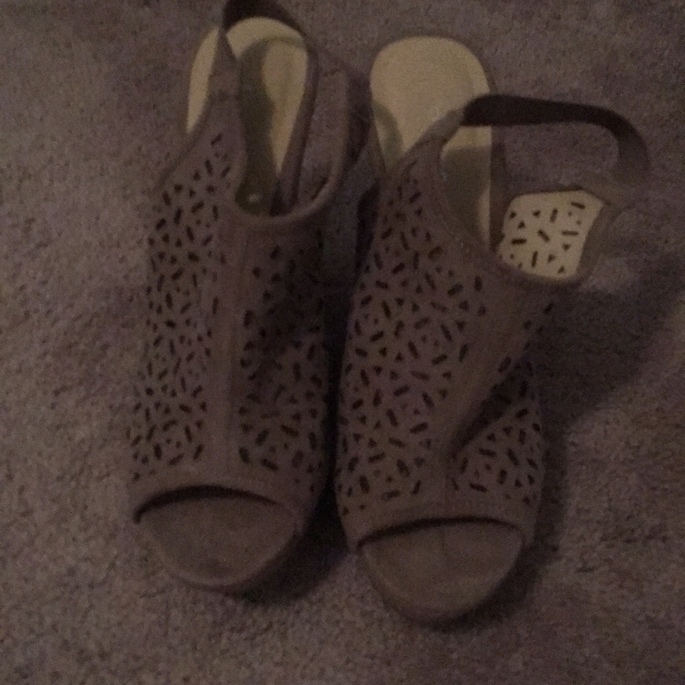 Beige heels